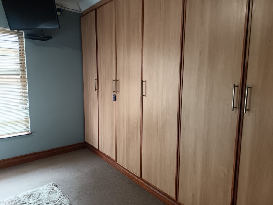 3 Bedroom Property for Sale in Roylglen Gardens Northern Cape